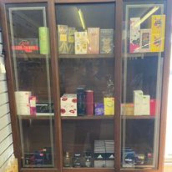 Meet your Posher, CII’s store - Picture 2 of 5